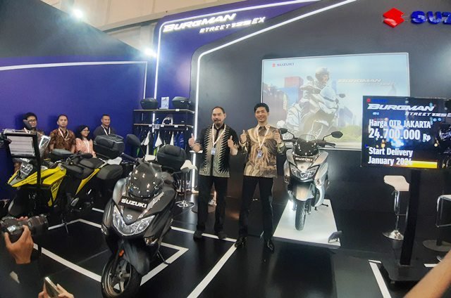 Terusik Street 125EX di IMOS+, Skutik Burgman Bergaya Urban Elegan