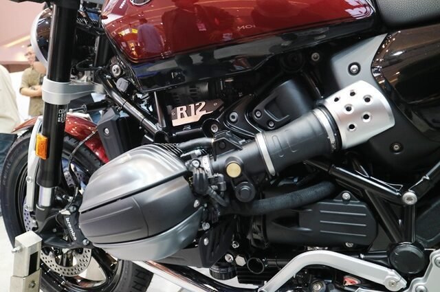 Passion BMW R12 Kini Lebih Canggih dan Nyaman  