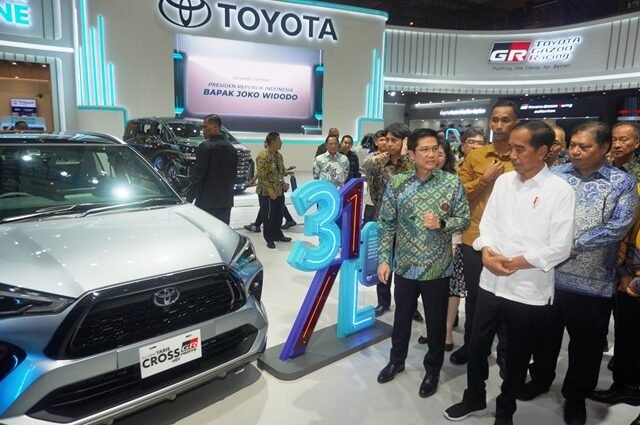 IIMS 2024 Resmi Dibuka Jokowi, Tekankan Kembali Eksistensi Kendaraan Listrik
