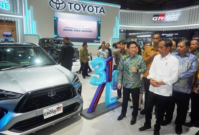 IIMS 2024 Resmi Dibuka Jokowi, Tekankan Kembali Eksistensi Kendaraan Listrik