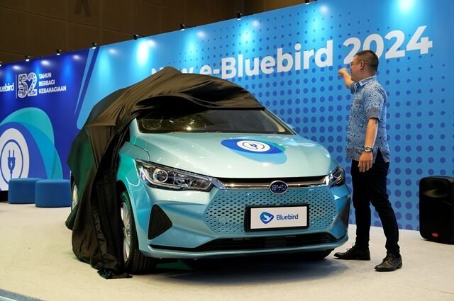 Ciamik! Armada Taksi Bluebird Tambah Mobil Listrik