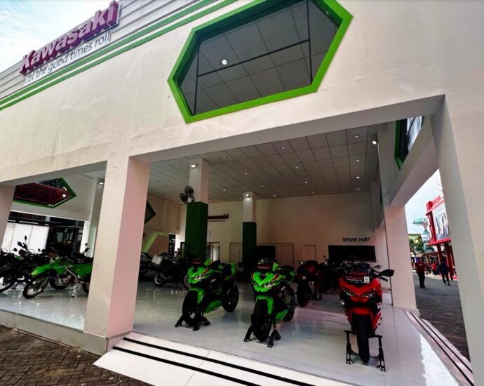 New Model Kawasaki W175L FI dan Repaint Grafis KLX230 Segarkan Jakarta Fair 2024