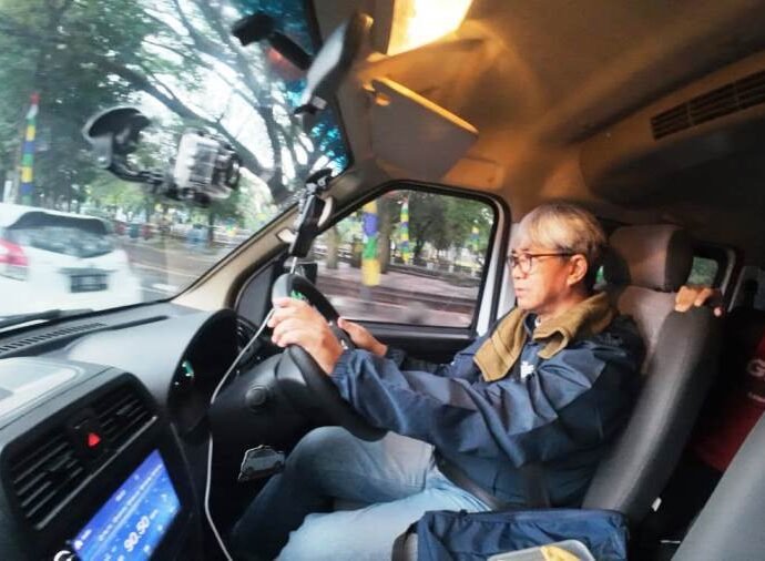 DFSK Gelora E yang Tangguh di Jalur Ekstrem, Jkt-Bdg Isi Daya Cuma Rp 50 Ribuan