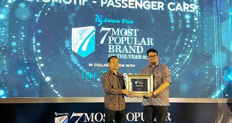 Wuling Raih Penghargaan "Jawa Pos 7 Most Popular Brand Of The Year 2024"