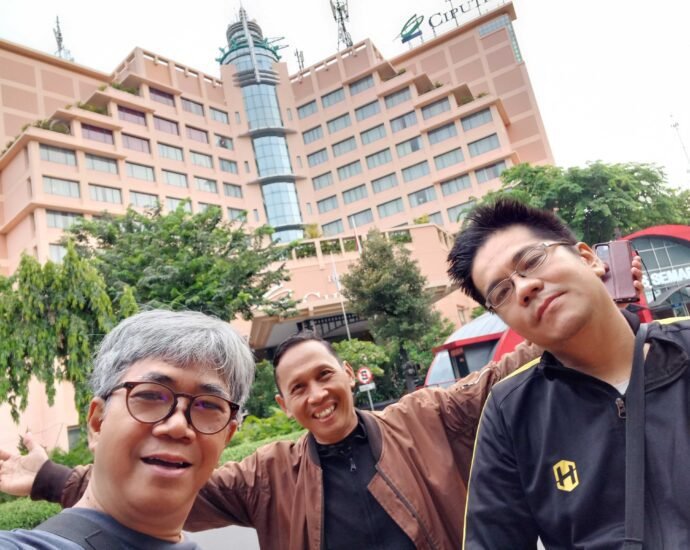 Tenant Distrik Otomotif PIK 2 Terima Hadiah Apartemen