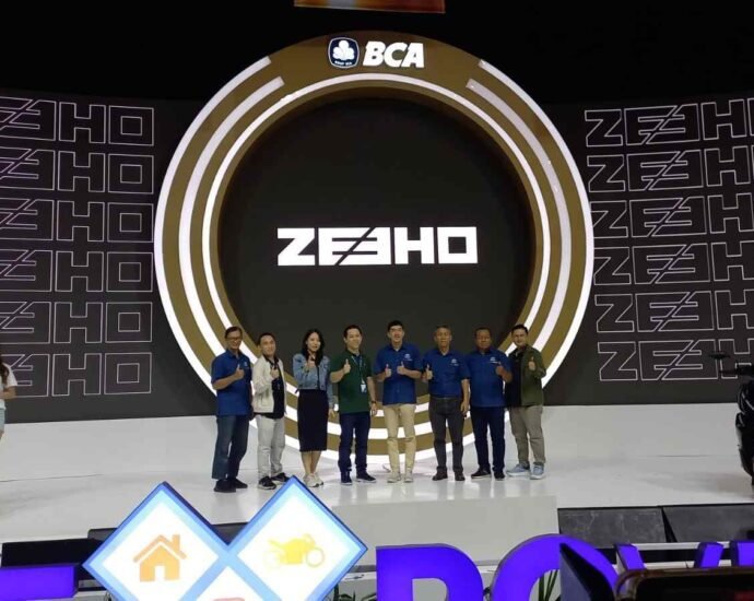 MForce Rilis ZEEHO AE4 dan WMOTO