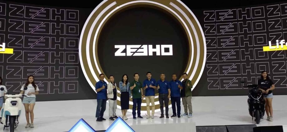 MForce Rilis ZEEHO AE4 dan WMOTO